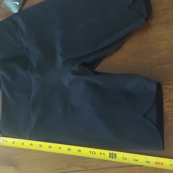 Nike - Picture 10 of 14